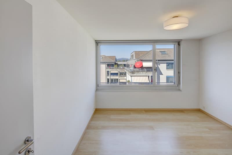 Habitation calme, à proximité du centre-ville et du port – avec vue panoramique (9)