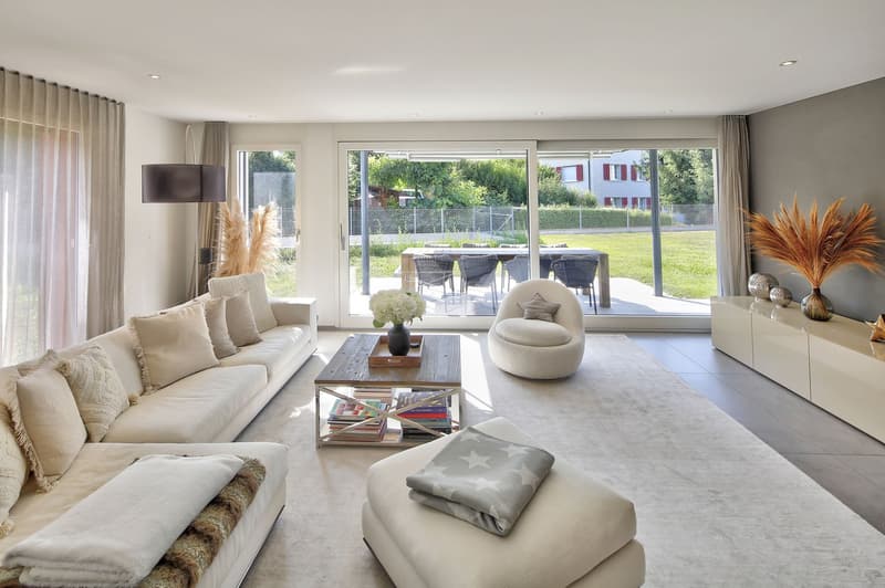 Grosse, exklusive 5.5 Zimmer-Gartenwohnung mit viel Umschwung (8)