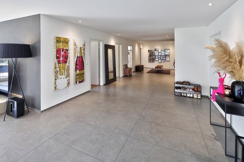 Grosse, exklusive 5.5 Zimmer-Gartenwohnung mit viel Umschwung (16)