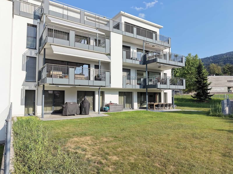Grosse, exklusive 5.5 Zimmer-Gartenwohnung mit viel Umschwung (4)