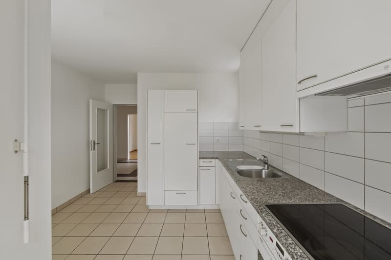 Appartement moderne 3.5 pièces avec balcon à Arlesheim (4)