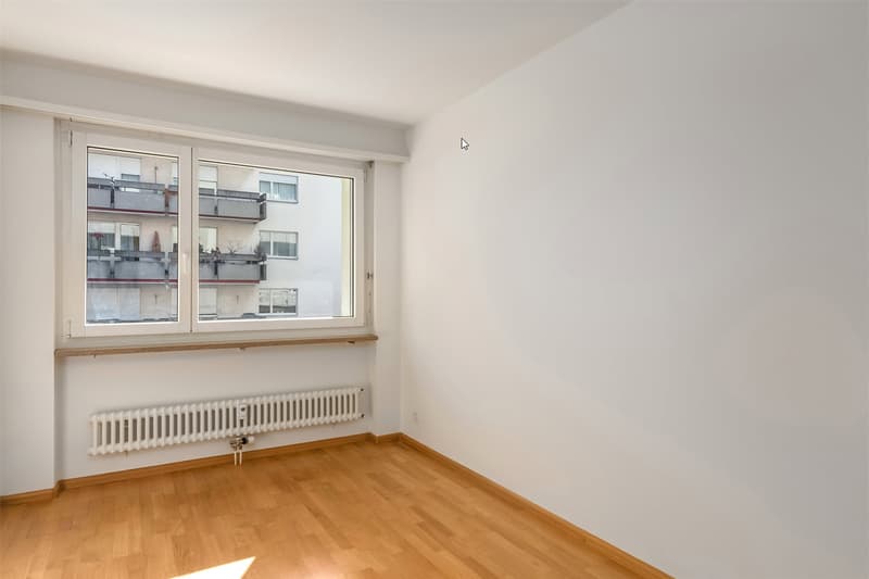 Beautiful and bright 4.5 room apartment in Binningen (12)
