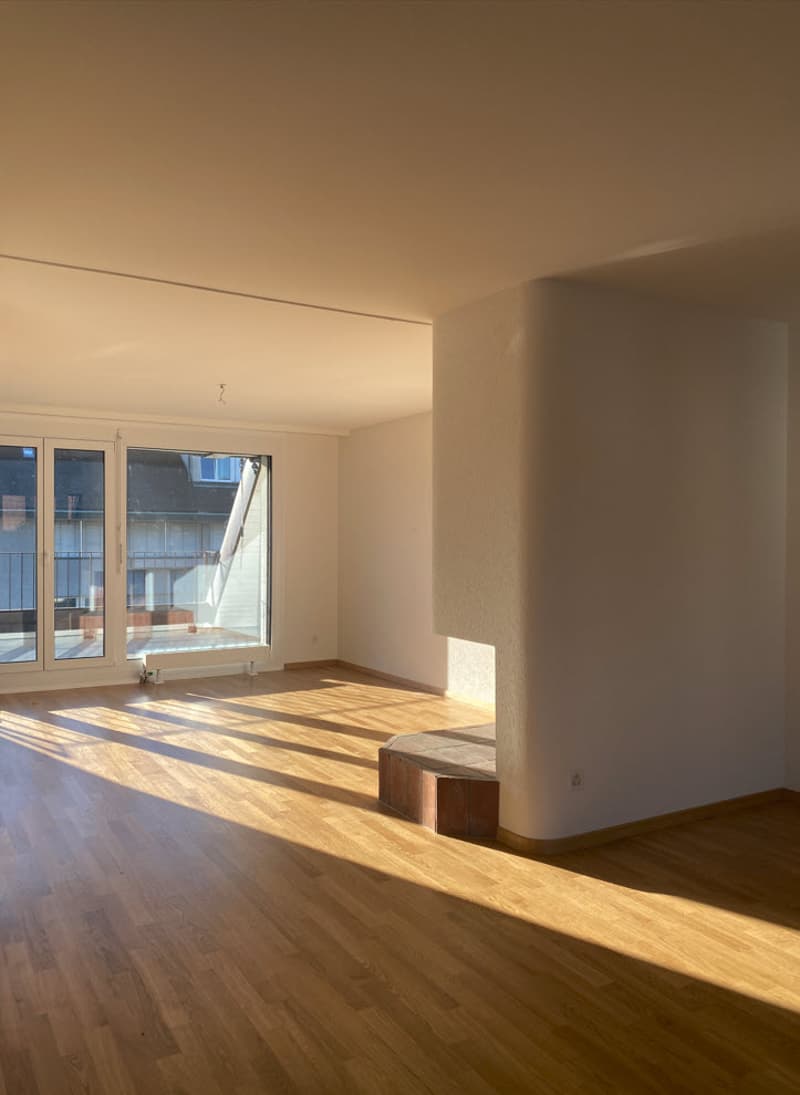 Ampio appartamento di 4.5 locali con balcone a Riehen (6)