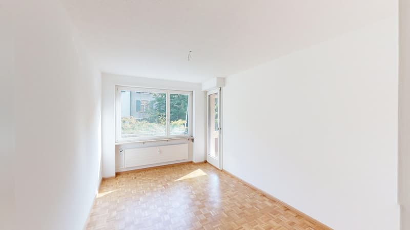 Appartamento 3.5 locali ristrutturato di alta qualità con vista sul verde (8)