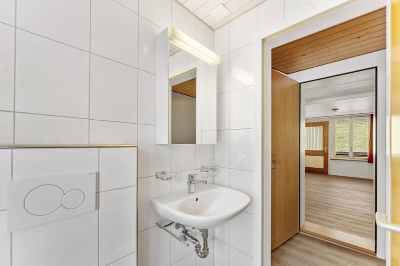Charming 2-room old building apartment on the high ground floor in Oberdiessbach (7)