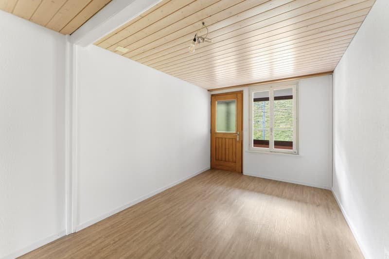 Charmante 5-Zimmer-Altbauwohnung in Oberdiessbach – ab sofort verfügbar (7)