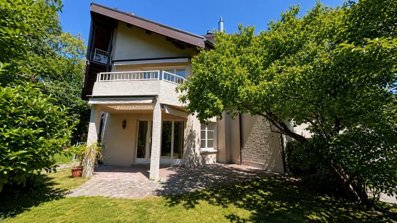 Spacious 8-room single-family house with annex and garage in a quiet location in Gümligen (2)