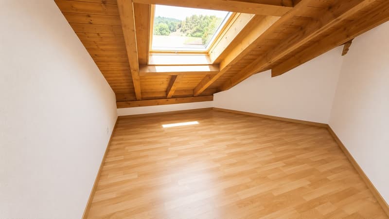 Spacious 8-room single-family house with annex and garage in a quiet location in Gümligen (16)
