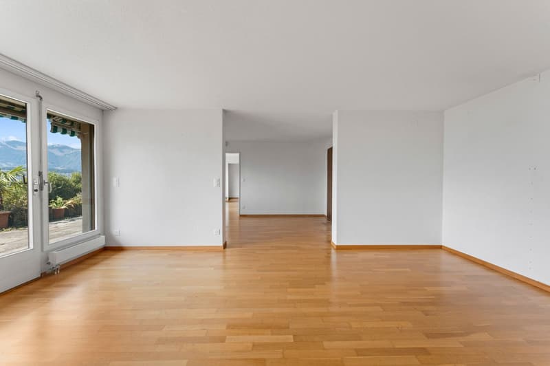 Charmante 3.5-Zimmer-Terrassenwohnung mit traumhaftem Seepanorama in Oberhofen am Thunersee (9)