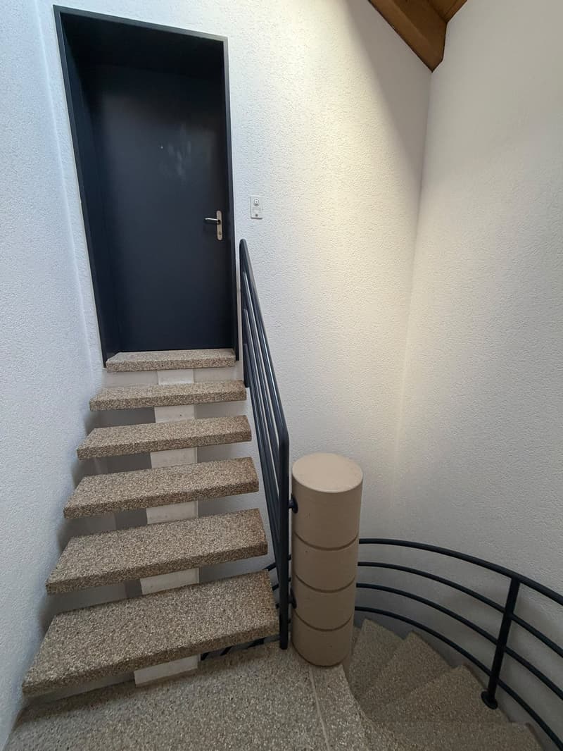 Charmante 3-Zimmer-Dachwohnung mit Kamin in Gümligen (3)