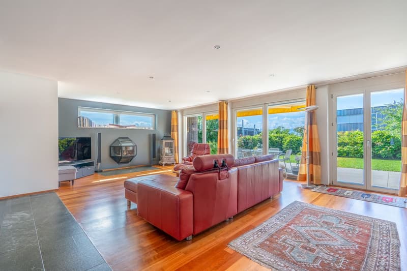 Magnifique appartement de 4.5 pcs avec jardin privatif dans un quartier calme (3)