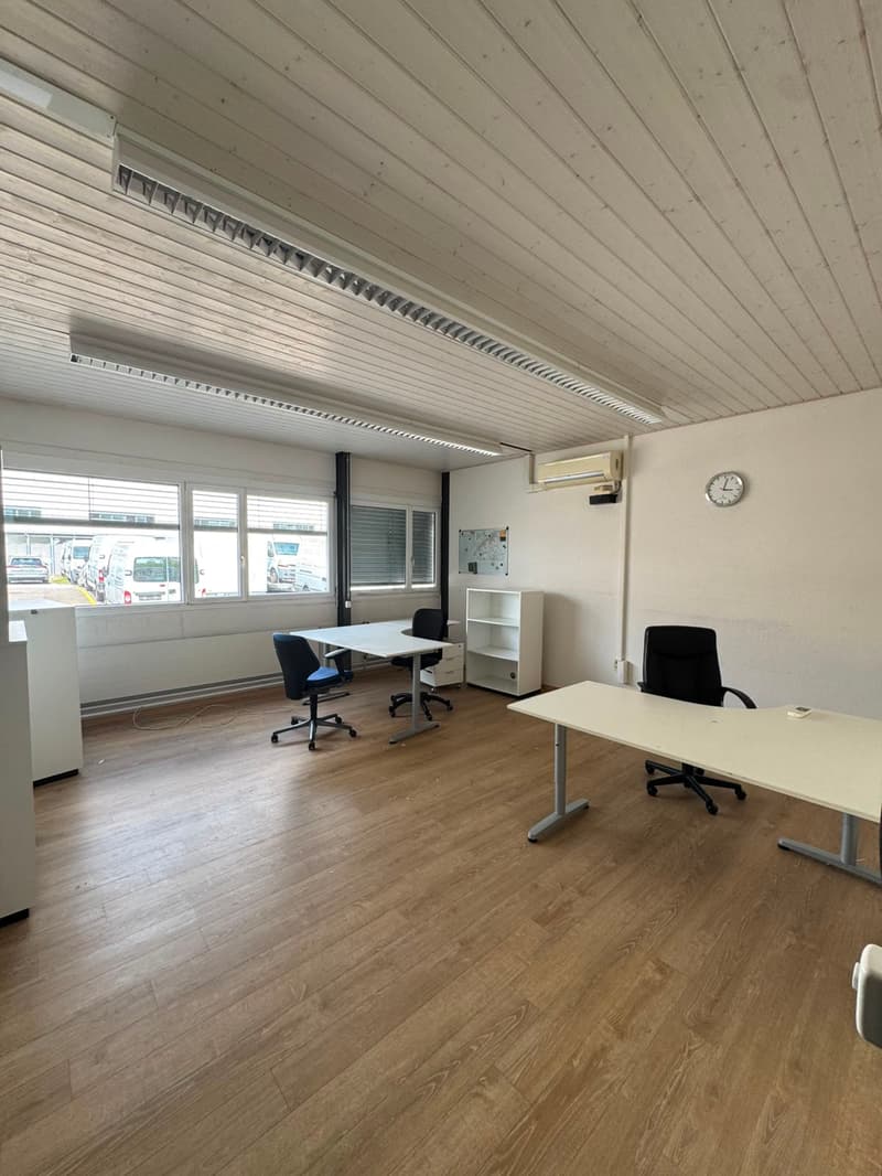 Spazi flessibili di ufficio e produzione in una posizione attraente a Gossau ZH (10)