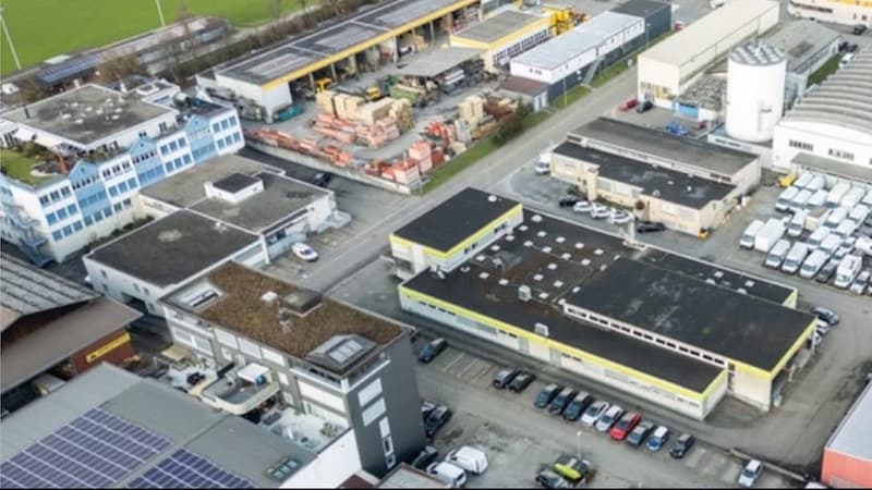 Spazi flessibili di ufficio e produzione in una posizione attraente a Gossau ZH (1)