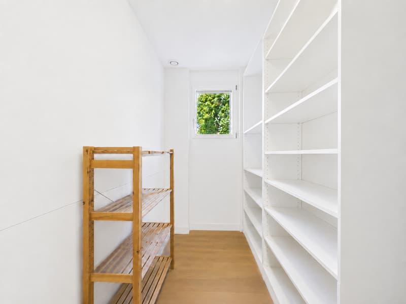 Bright 4.5-Room Minergie Apartment with Winter Garden and Balcony (12)