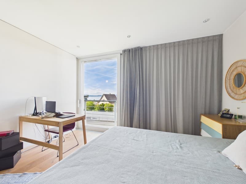 5.5-room Light Filled Loft with Lake Zurich Views Single Level & Open (7)