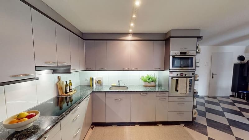 Helle 4-Zimmer-Wohnung mit grossem Balkon in Dietlikon (5)
