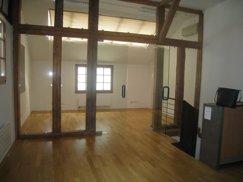 Casa angolare di 4,5 locali con 272 m² di studio/ufficio a Eschlikon (11)