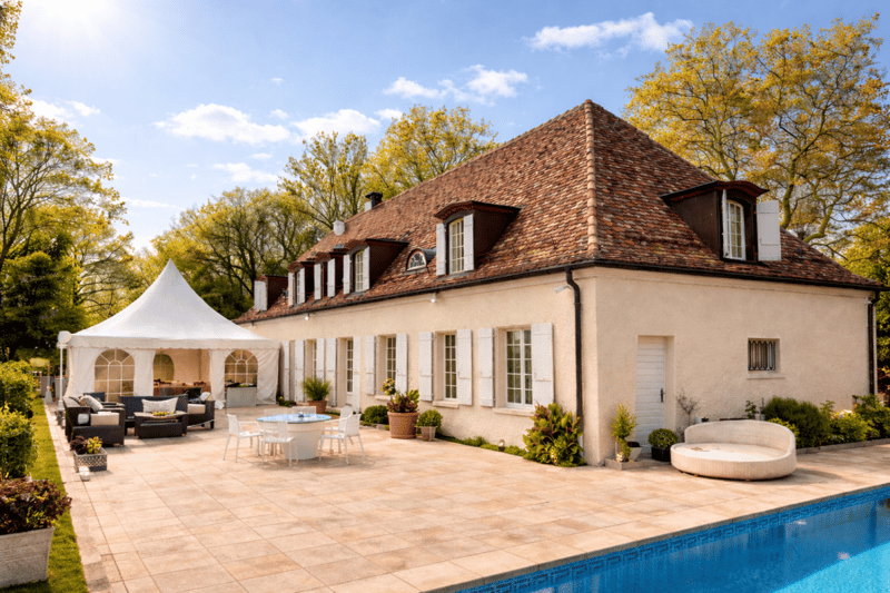 Villa de standing avec un vaste terrain à Presinge (GE) - Un cadre rare et paisible proche de Genève (1)