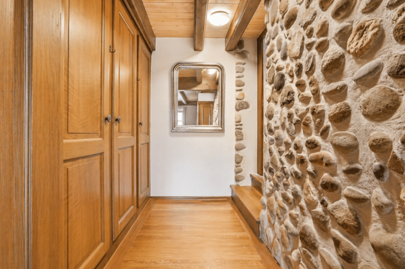 Maison villageoise de caractère aux volumes exceptionnels (9)