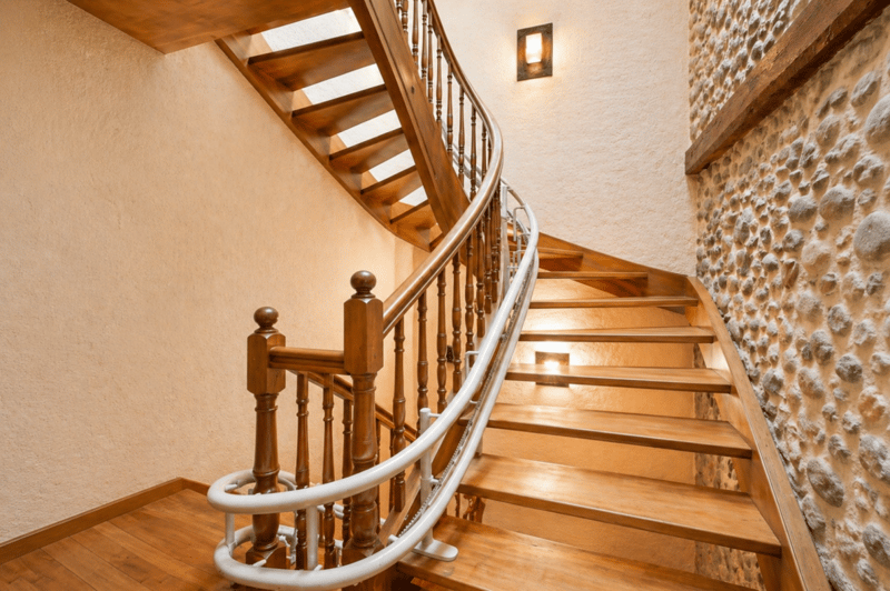 Maison villageoise de caractère aux volumes exceptionnels (8)