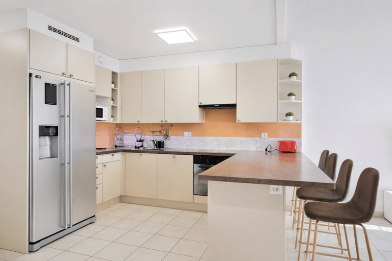 Appartement traversant dans un immeuble récent à Châtelaine - Proche des transports et commodités (2)
