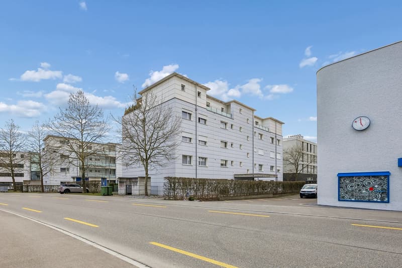 Moderne 4.5-Zimmer-Wohnung mit Balkon und Garage in Wettingen (12)