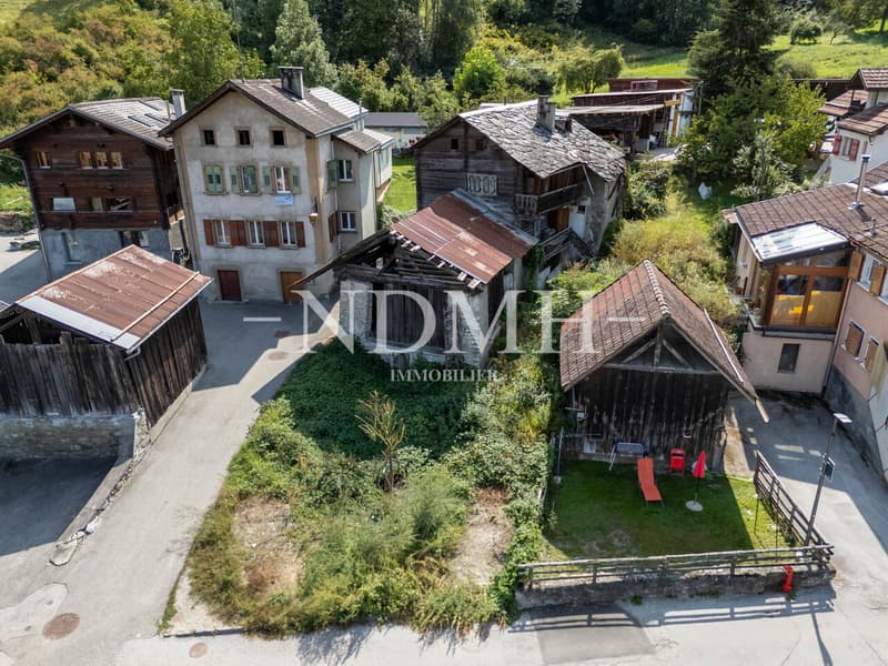 A rare opportunity in the heart of Chalais - plot of 606 m² (1)