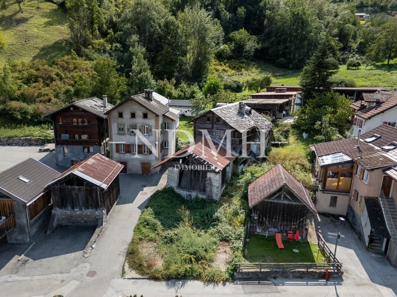 A rare opportunity in the heart of Chalais - plot of 606 m² (2)