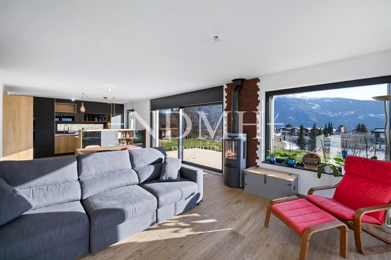 Prestige villa with absolutely unique panoramic views (1)