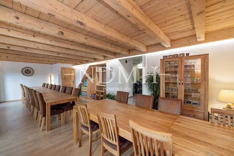 In the heart of the village - village house with restaurant (4)