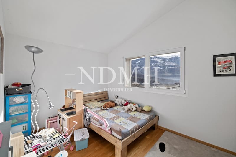 Spacious individual villa with large garden (7)