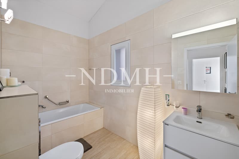 Spacious individual villa with large garden (8)