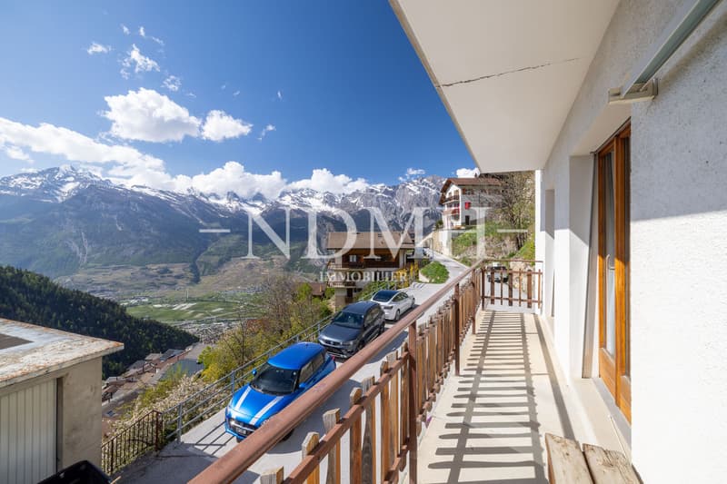 Splendid apartment with breathtaking view of the Rhône Valley (10)