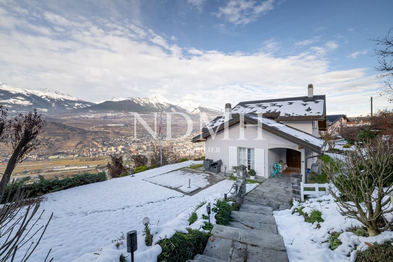 Beautiful family villa with panoramic view (13)