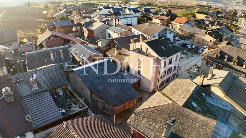 Immeuble mixte à vendre au centre du village (2)