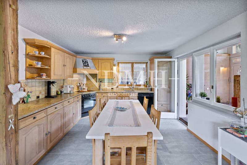 Spacious villa with generous volumes, garage and workshop of 137 m² (4)
