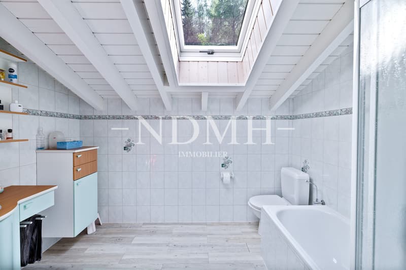Spacious villa with generous volumes, garage and workshop of 137 m² (13)