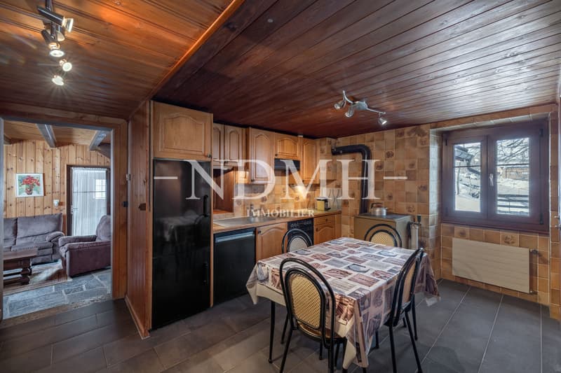 Character chalet with panoramic views (4)