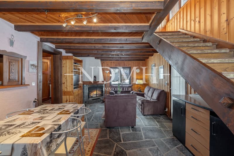 Character chalet with panoramic views (3)