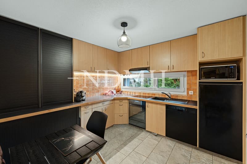 Spacieuse villa de deux appartements (6)