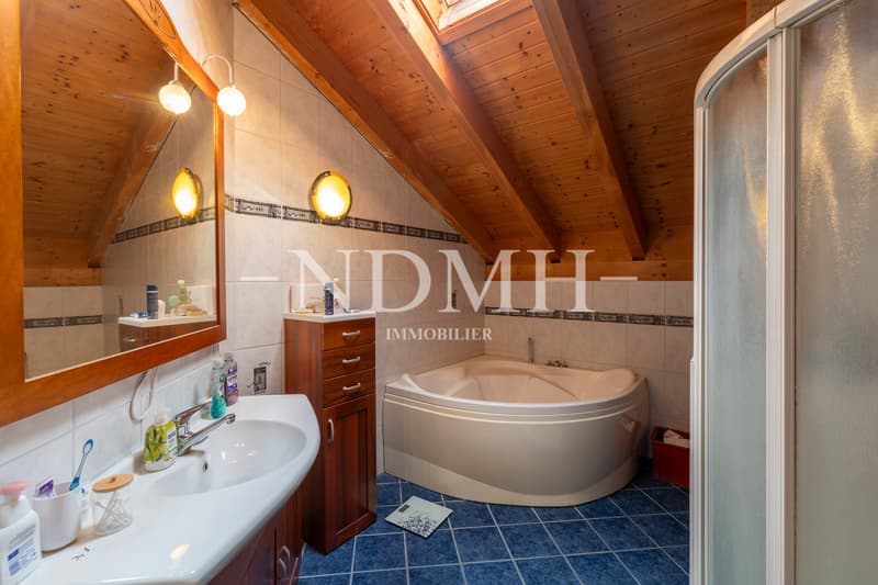 Spacieuse villa familiale avec beau potentiel d'agrandissement (8)