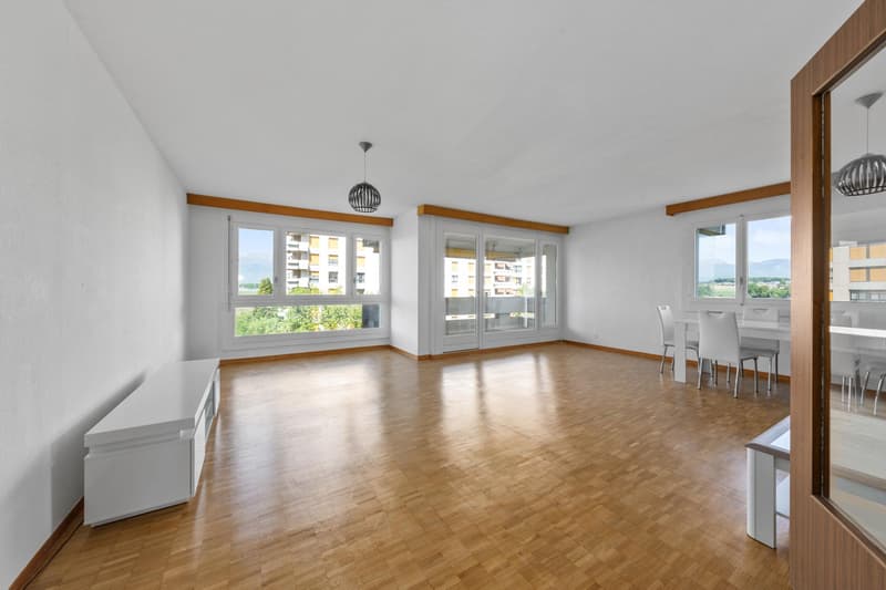 Spacieux appartement de 6 pièces avec une vue panoramique sur le Jura (1)