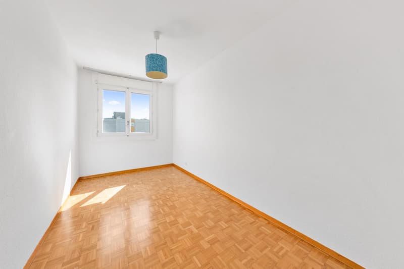 Spacieux appartement de 6 pièces avec une vue panoramique sur le Jura (10)