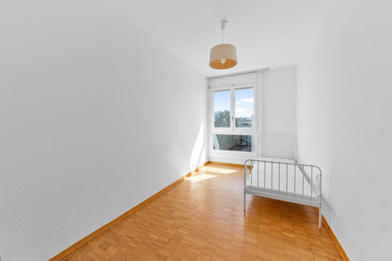 Spacieux appartement de 6 pièces avec une vue panoramique sur le Jura (9)