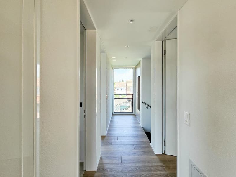 Première location d'appartement 3,5 pièces de haute qualité avec galerie d'habitation à proximité de la gare (8)