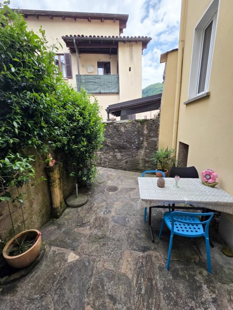 Casa plurifamiliare con 3 parti (10)