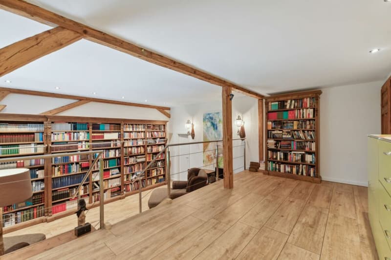 Casa colonica ristrutturata con potenziale di sviluppo (6)