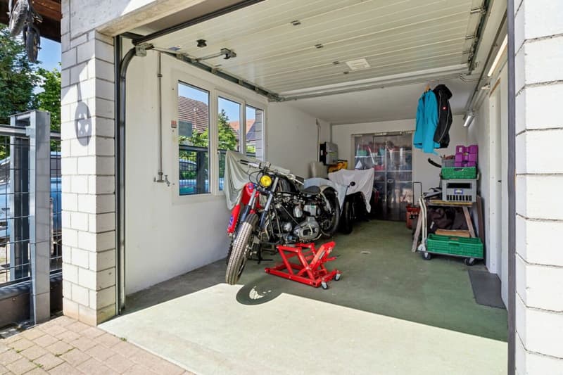 Commercial property with versatile usage possibilities and residential house (4)