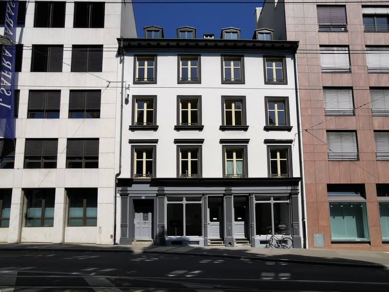 Quiet office space centrally located near SBB train station (4051) with storage room (1)