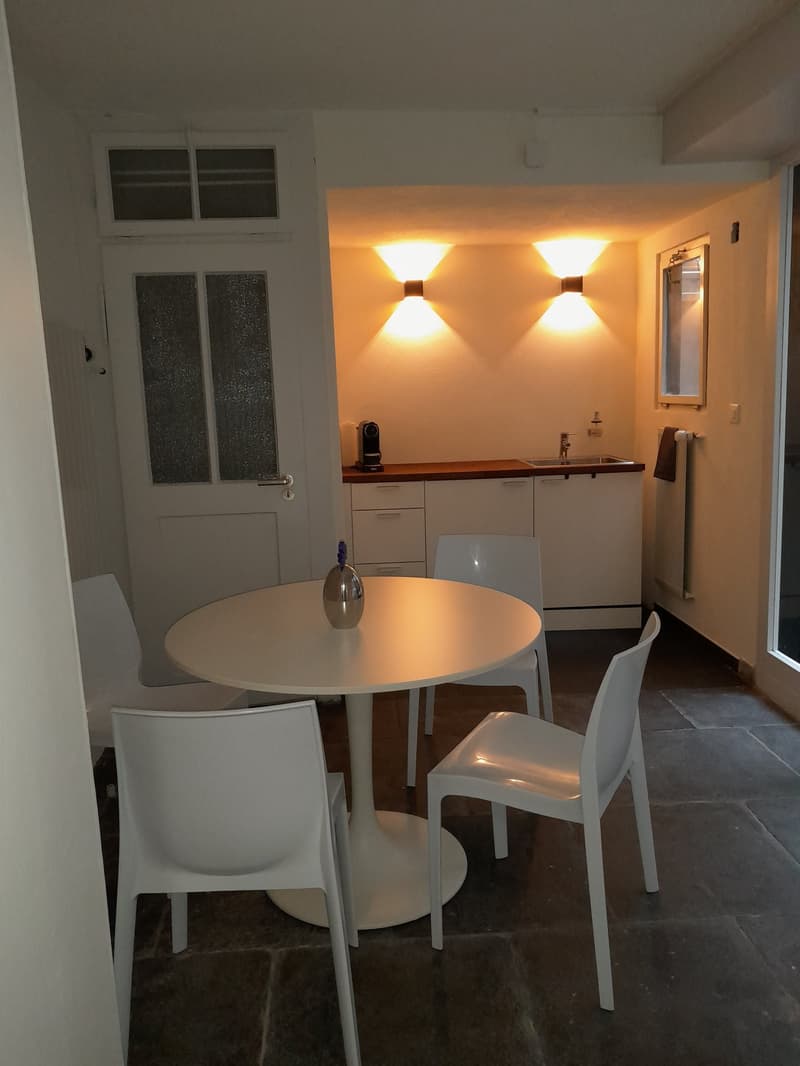 Quiet office space centrally located near SBB train station (4051) with storage room (3)